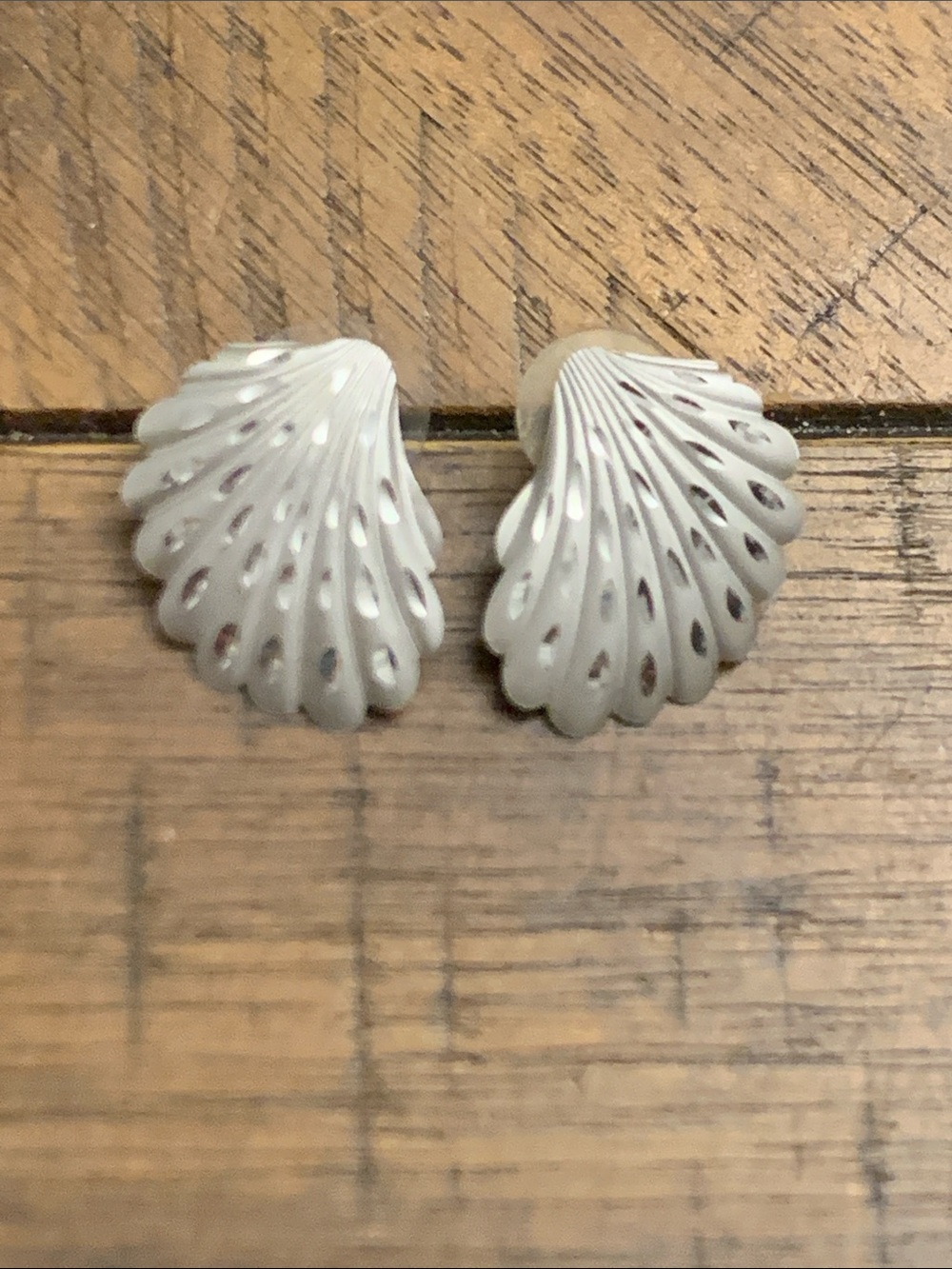 H8 Beautiful Vintage 925 Silver Brush lightweight Shell Earring By Beau Signed